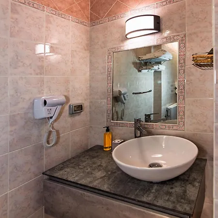 Otel Apuana 3*