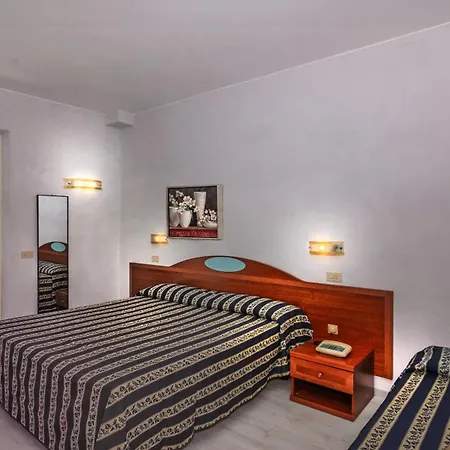 Apuana Hotel 3*