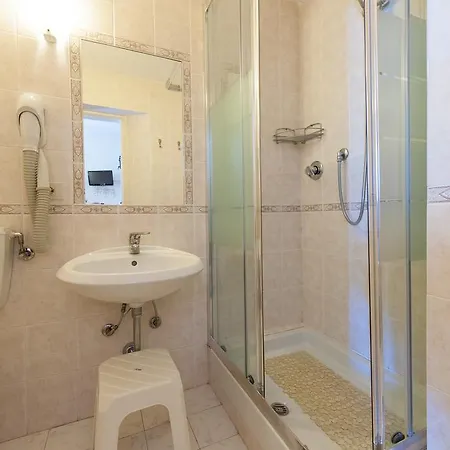 Hotel Apuana 3*