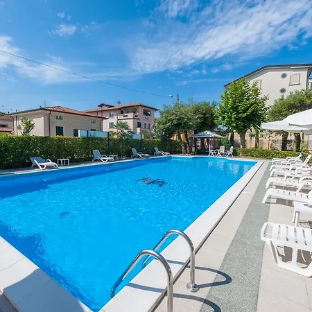 Apuana Hotel