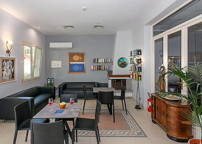 Apuana 3* マリーナ・ディ・ピエトラサンタ