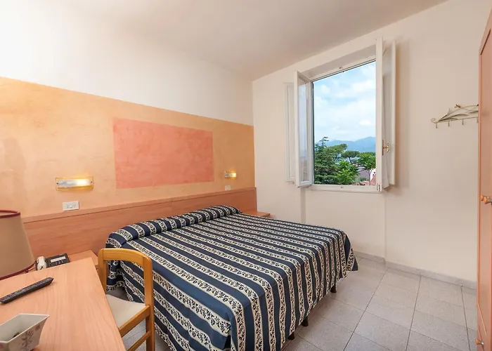 ホテル Apuana マリーナ・ディ・ピエトラサンタ